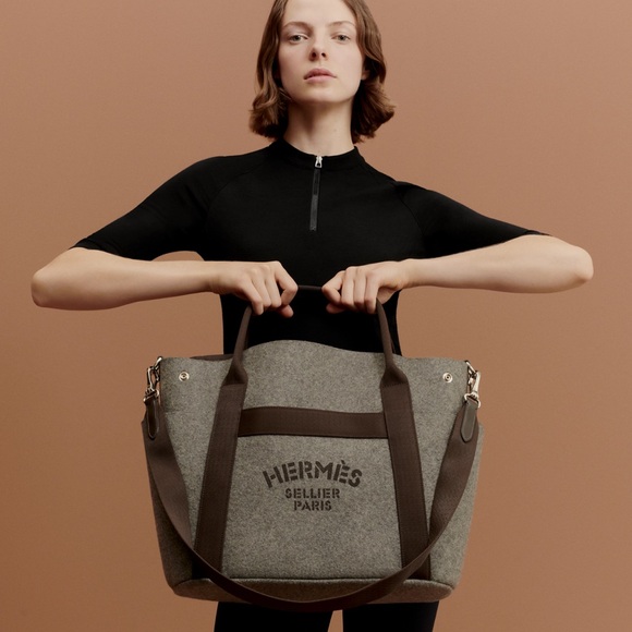 Hermès Beach Travel Grooming Bag. Authentic. Comes with everything! BNIB. - Picture 2 of 14